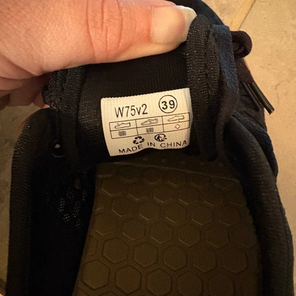 NWOT Whitin Black Mesh Minimalist Barefoot Shoe w/‎ Brown Sole (Women's 8)